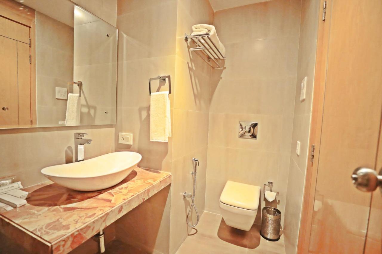 Bindiram Express By Shrigo Hotels Sitapur Muafi Luaran gambar