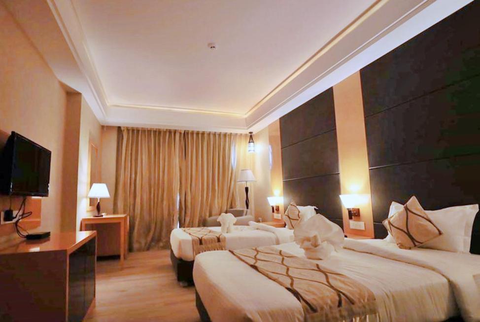Bindiram Express By Shrigo Hotels Sitapur Muafi Luaran gambar