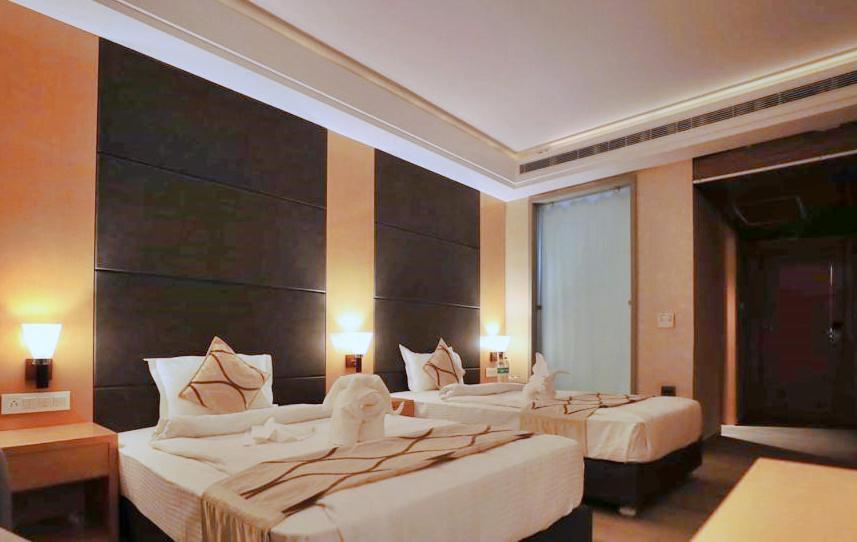 Bindiram Express By Shrigo Hotels Sitapur Muafi Luaran gambar