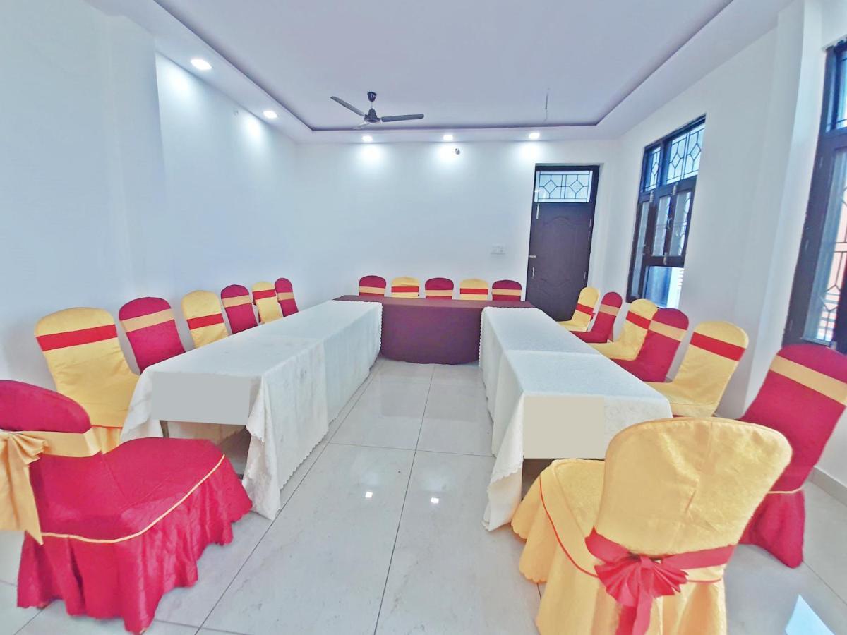 Bindiram Express By Shrigo Hotels Sitapur Muafi Luaran gambar