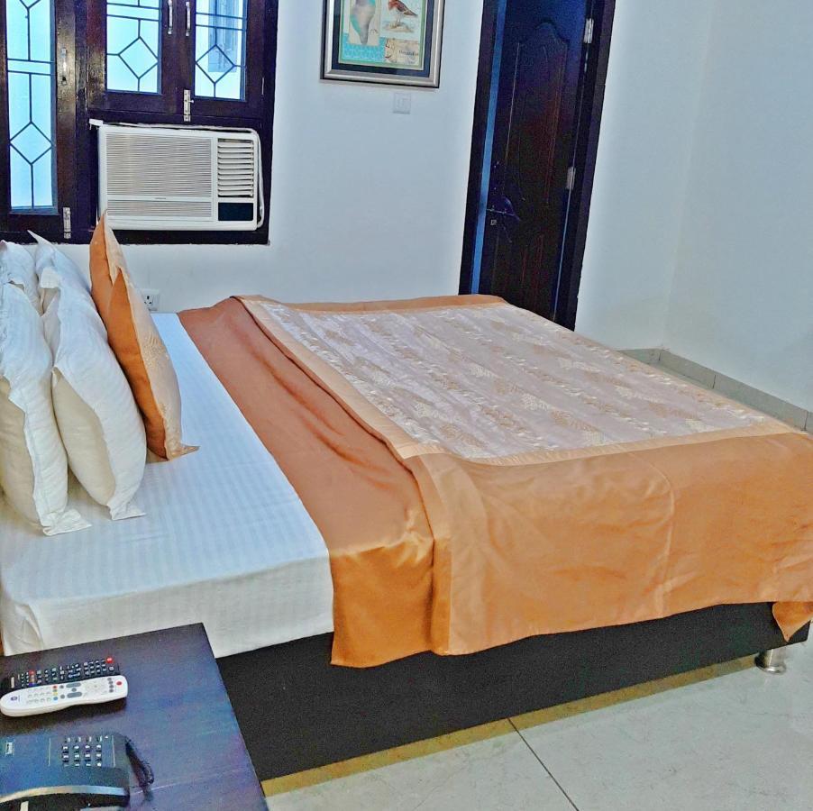 Bindiram Express By Shrigo Hotels Sitapur Muafi Luaran gambar