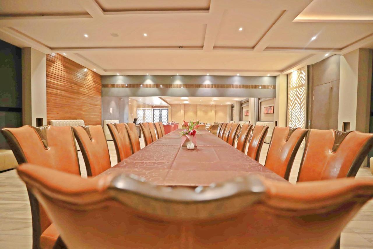 Bindiram Express By Shrigo Hotels Sitapur Muafi Luaran gambar